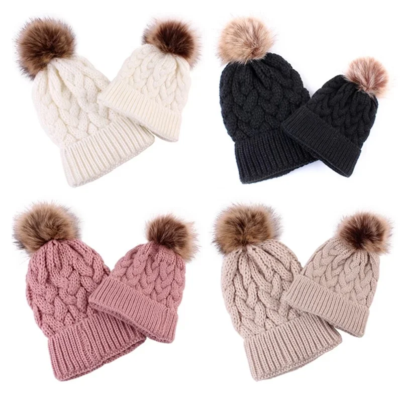 Gorrito Tejido con Pompón