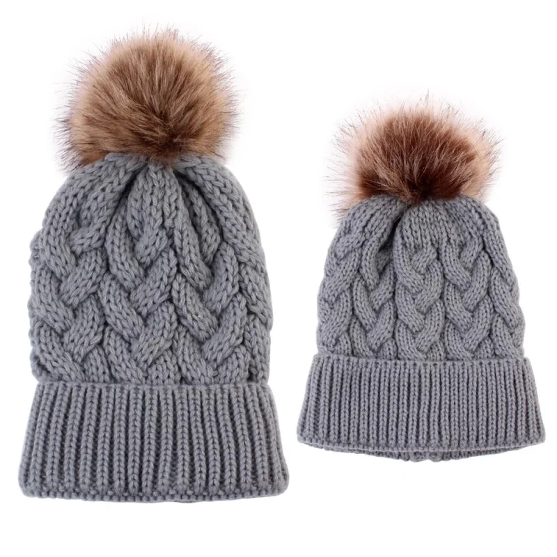 Gorrito Tejido con Pompón - Imagen 9