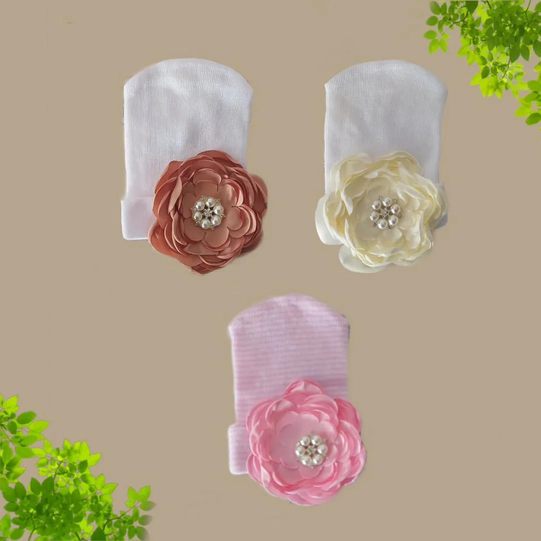 Gorrito Recién Nacida con Flor y Perlitas