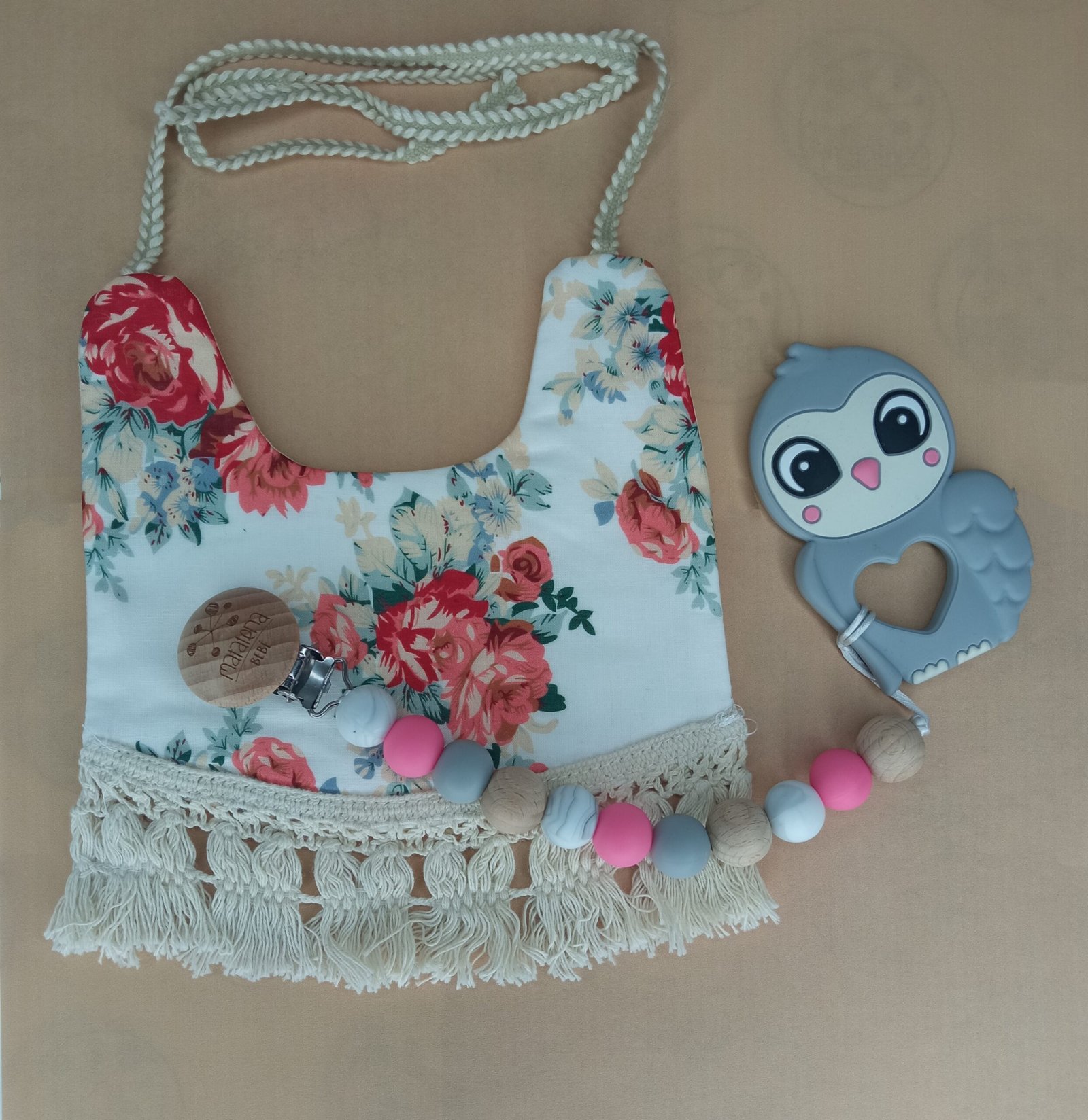 Babero Reversible de Flores y Flecos, Blanco y Rosa - Imagen 3