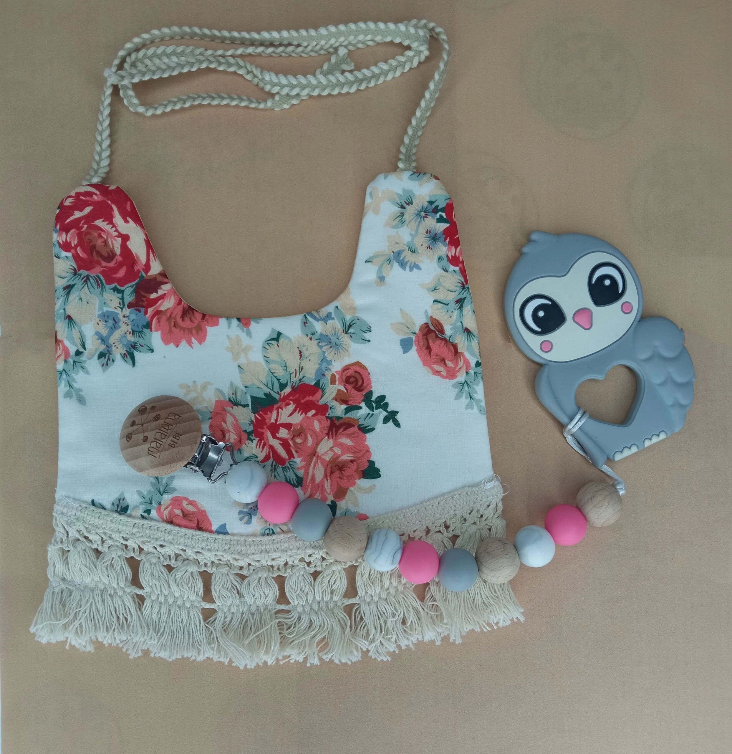 Babero Reversible de Flores y Flecos, Blanco y Rosa - Imagen 3