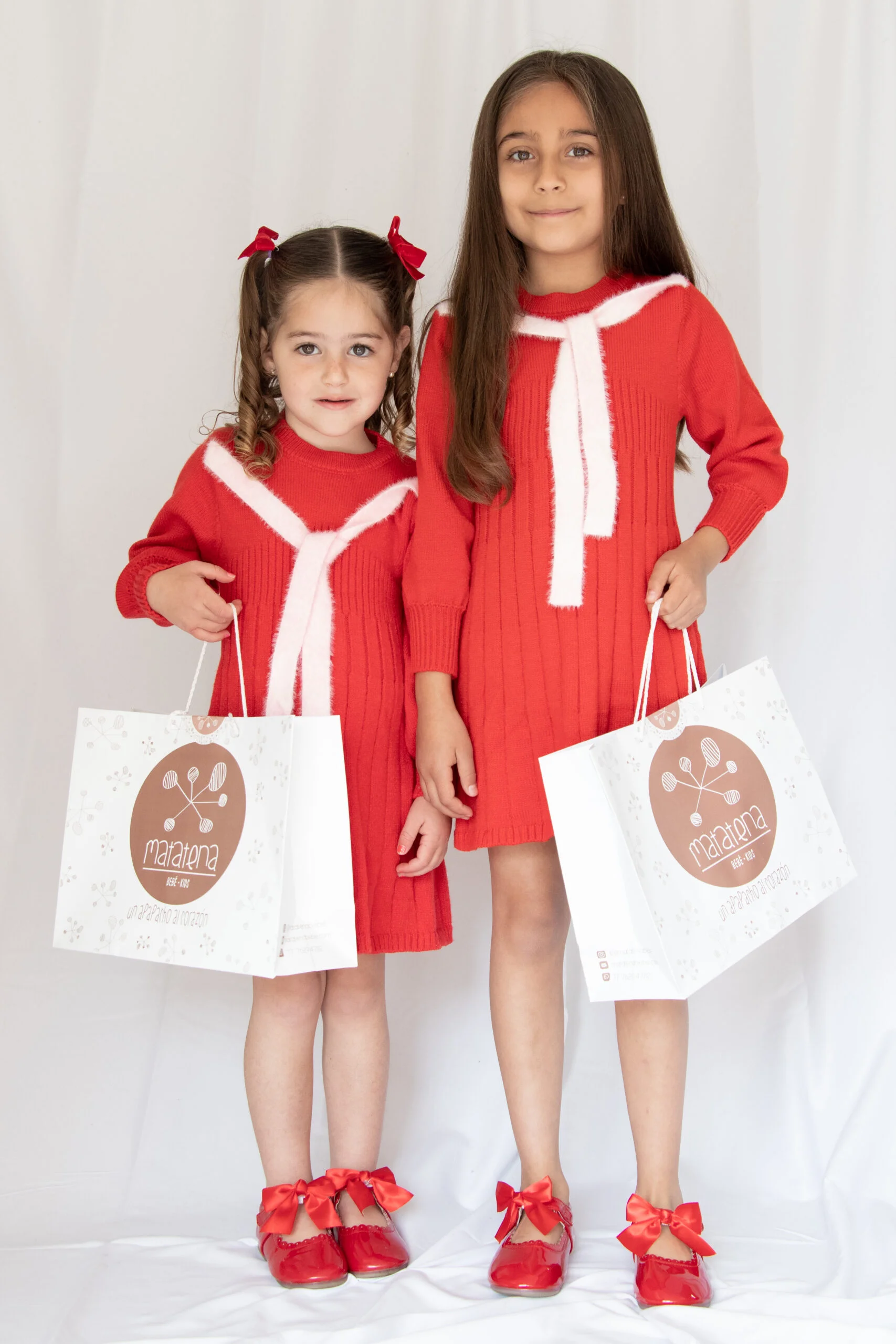 Vestido Rojo con Cinta Blanca - Imagen 4